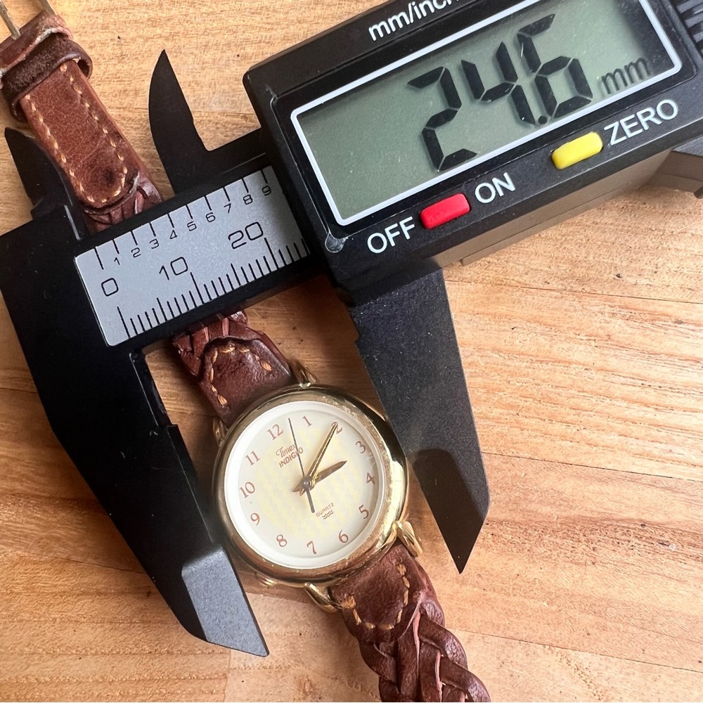 Timex ladies indiglo gold tone brown braided leather watch NEW BATTERY - Picture 6 of 7